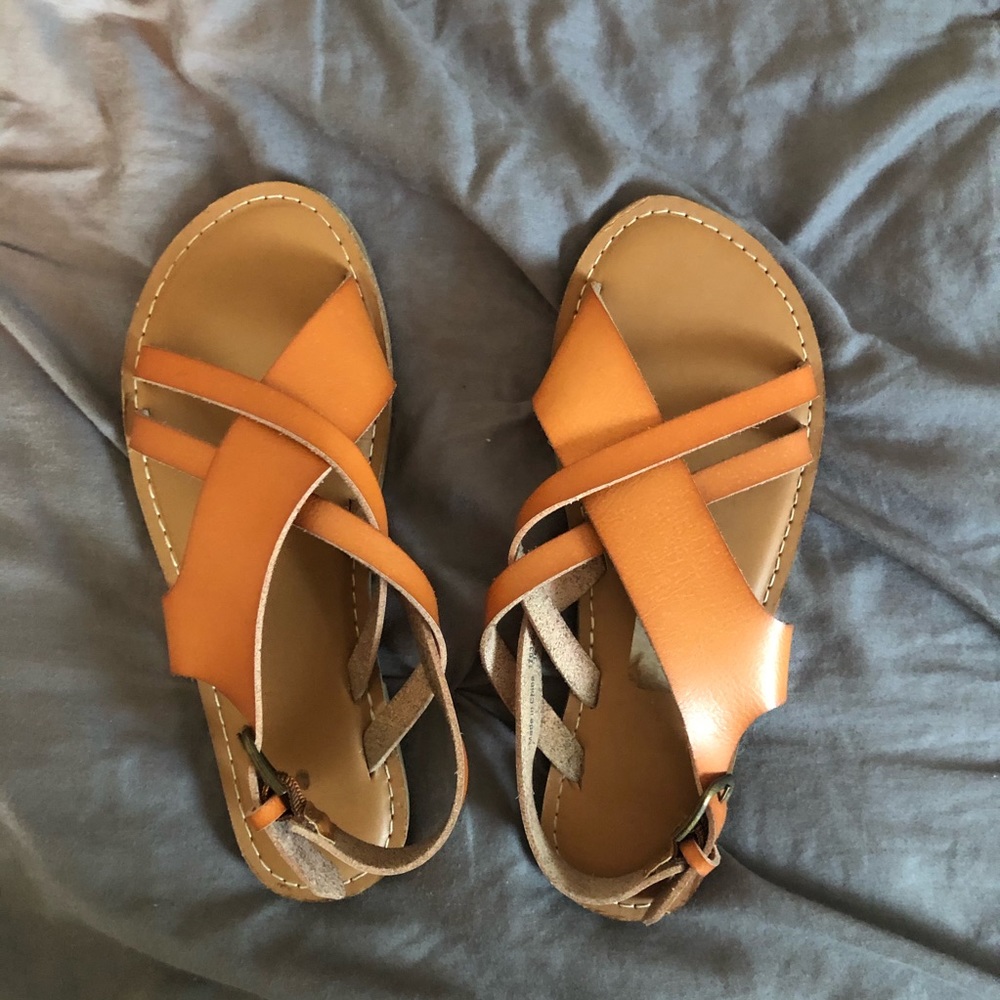 ✨flash sale✨camel brown strappy sandals